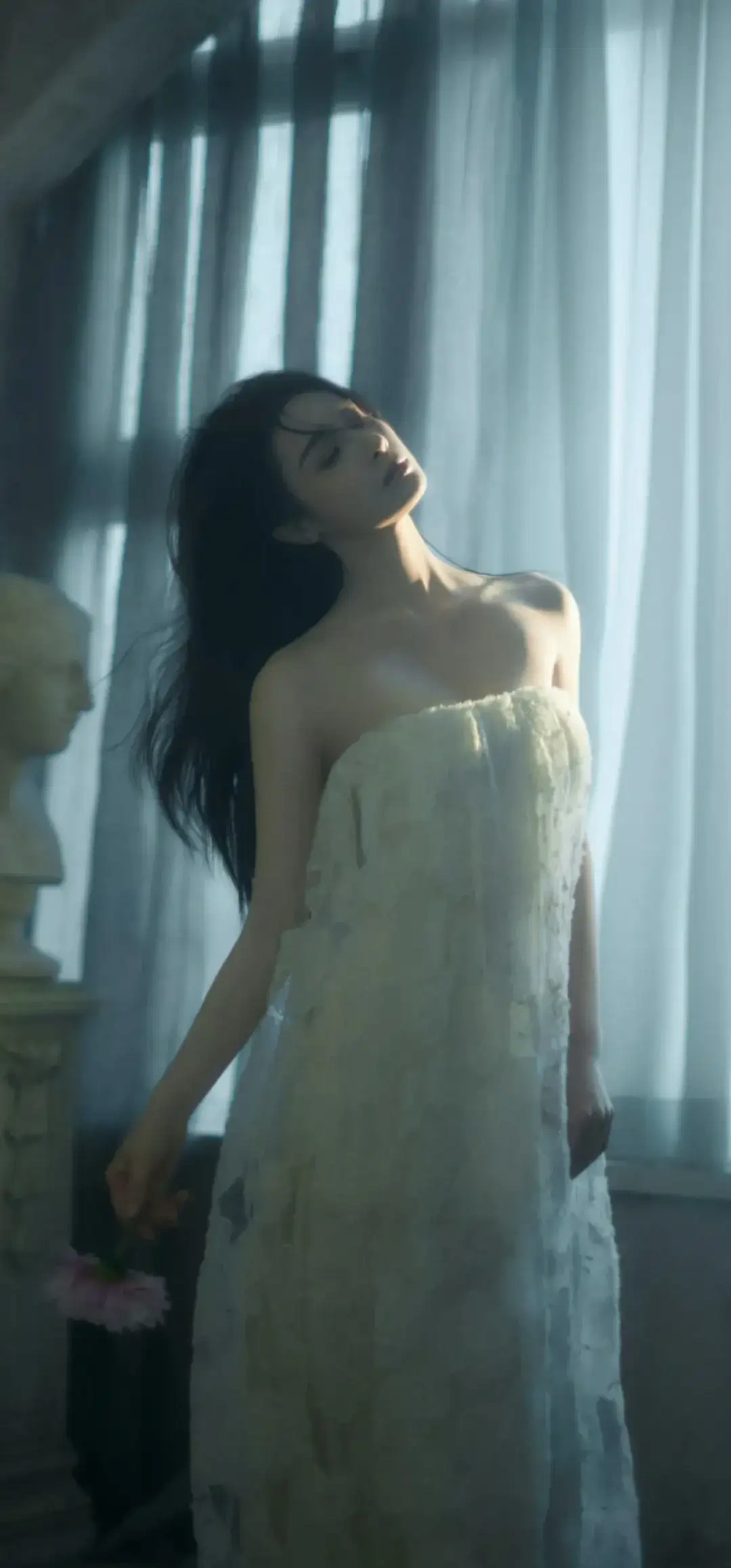 隆妮暗黑系穿搭写真插图4