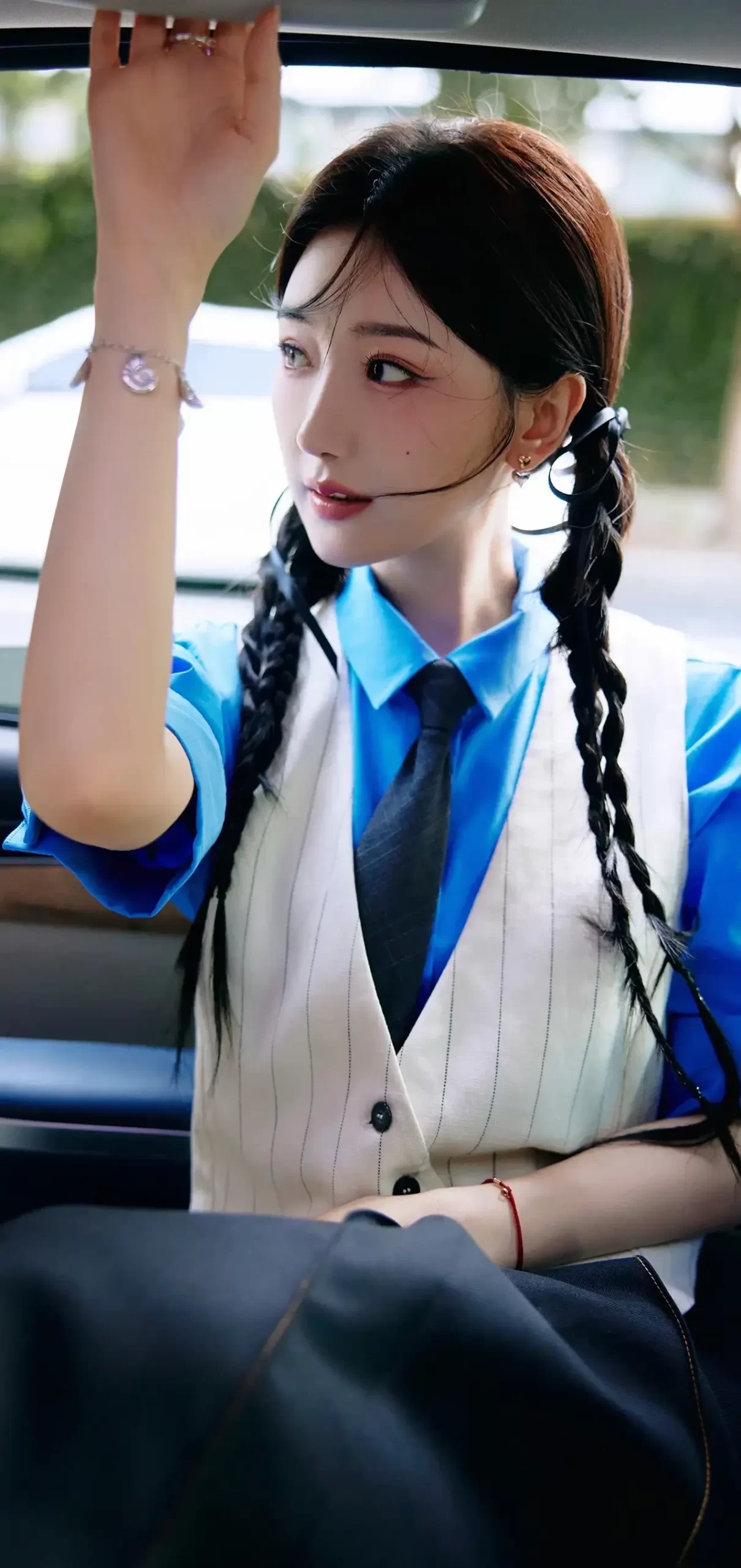 毛晓彤麻花辫写真插图4