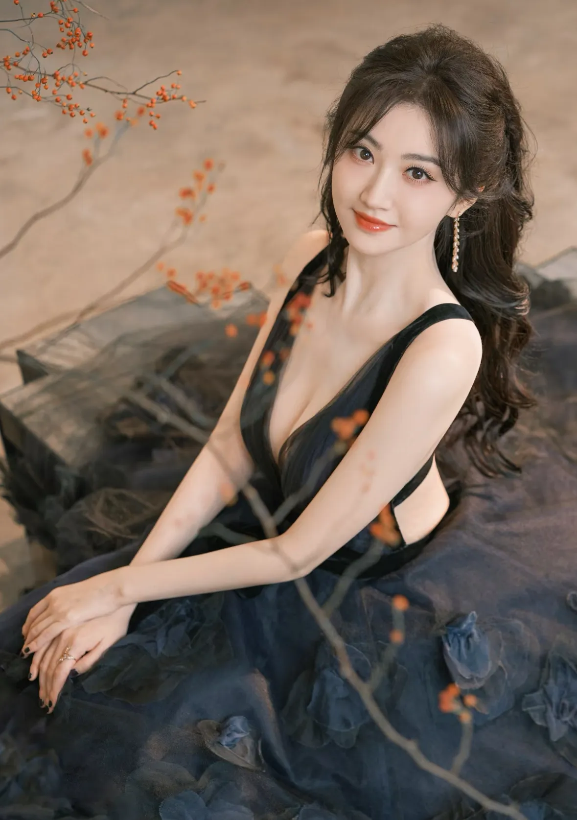 景甜深v黑裙写真插图15