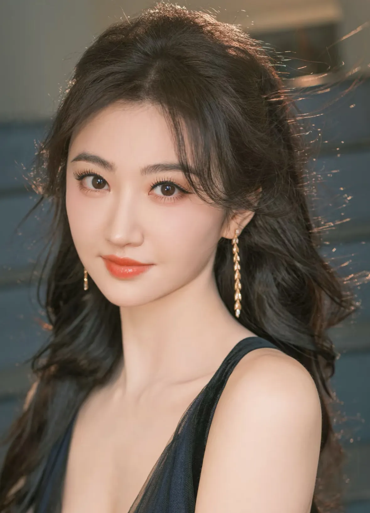 景甜深v黑裙写真插图