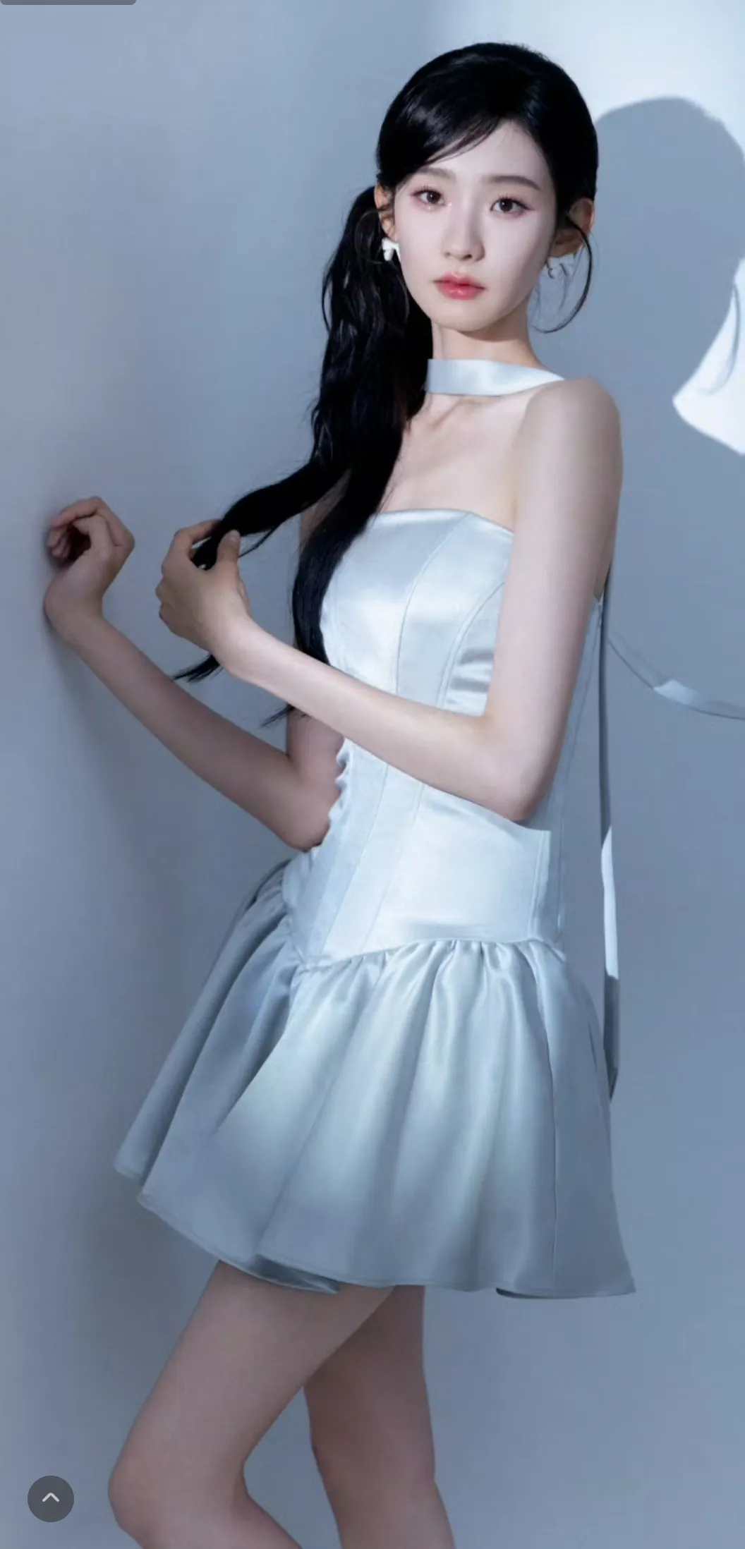 张艺凡写真插图2