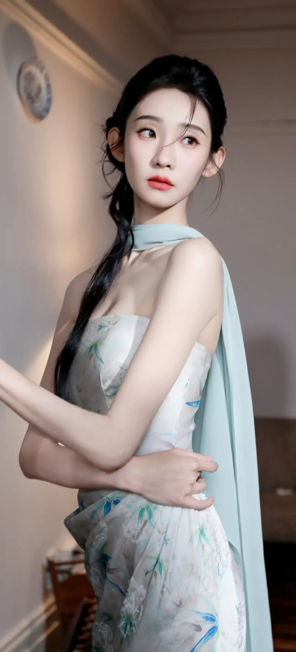 张艺凡优雅写真插图2