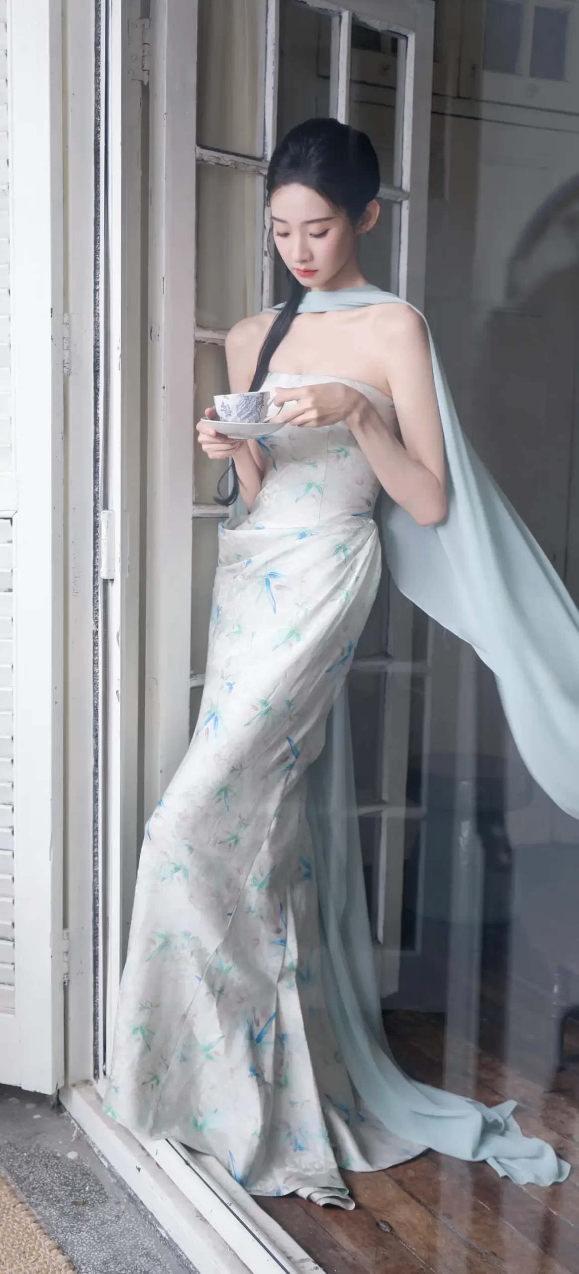 张艺凡优雅写真插图1