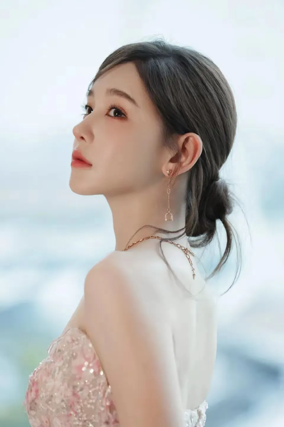 李沐宸抹胸裙写真插图7