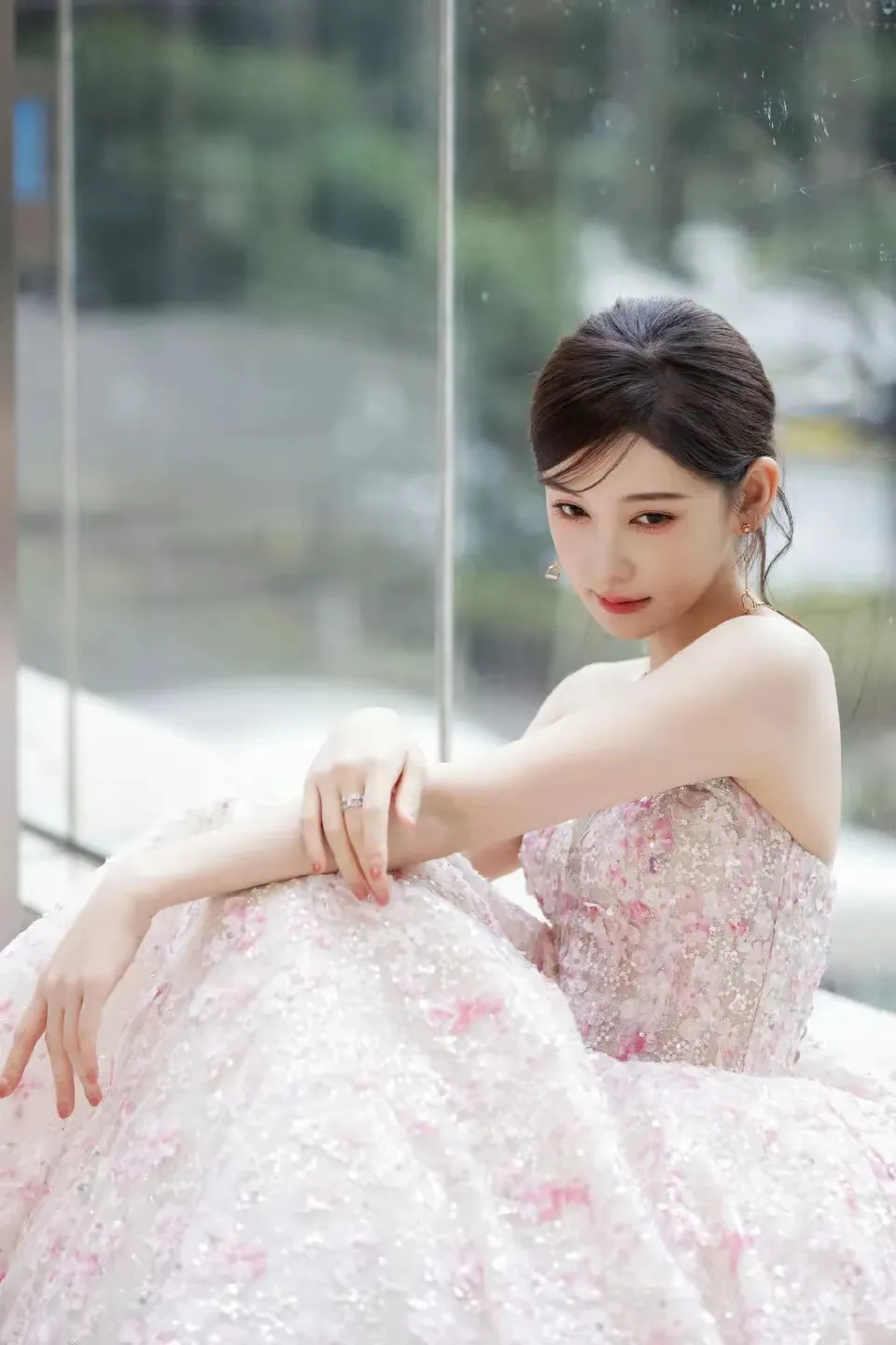 李沐宸抹胸裙写真插图6