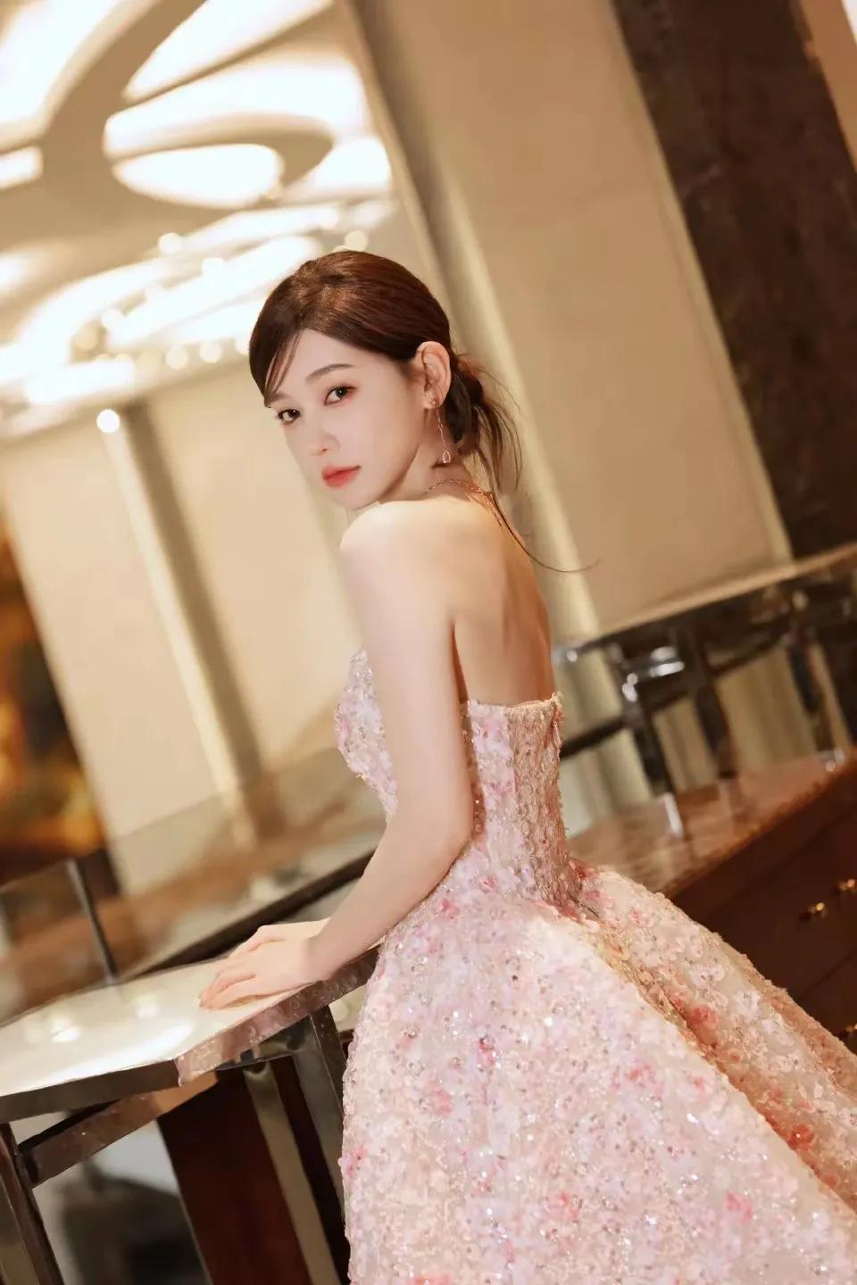 李沐宸抹胸裙写真插图4