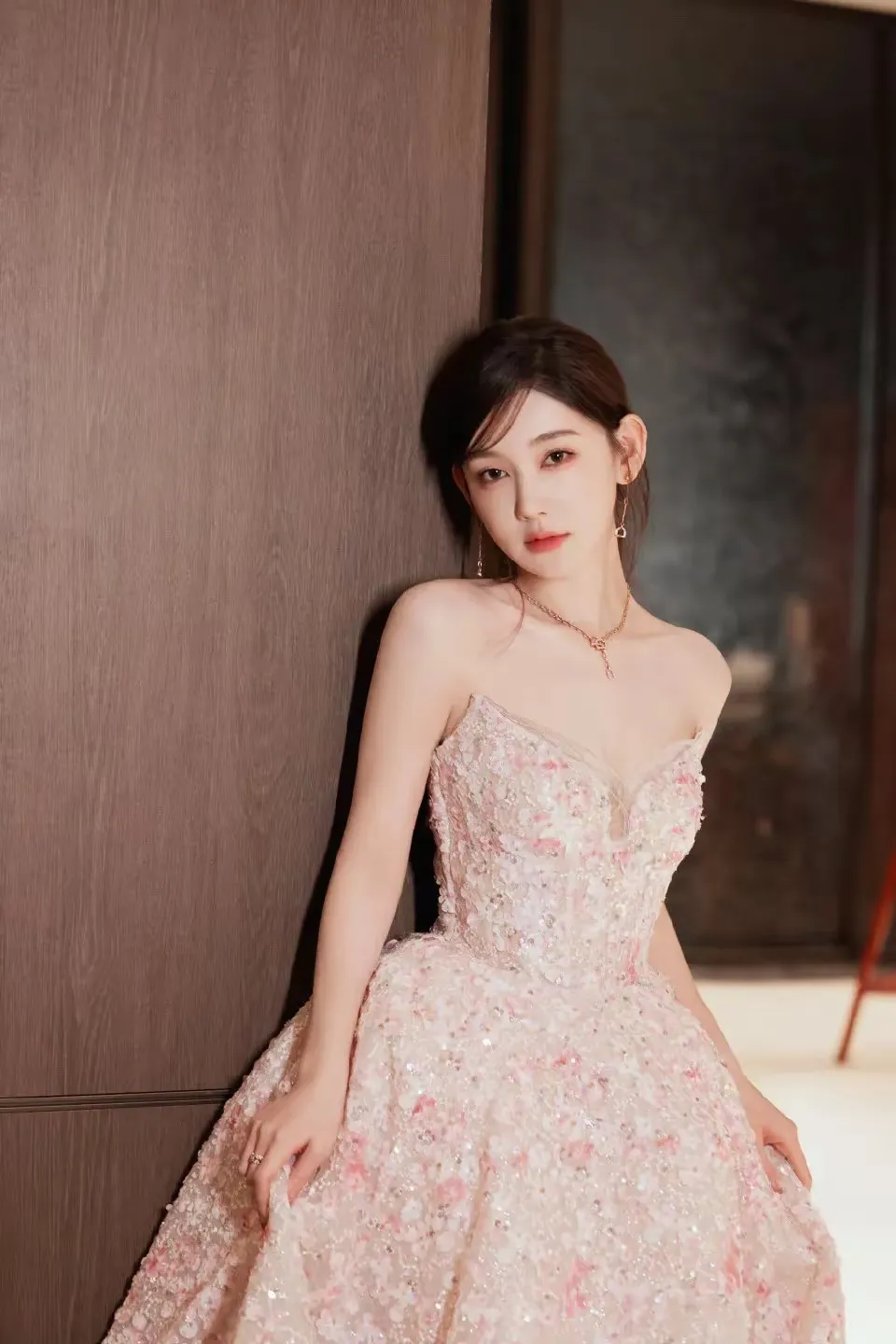 李沐宸抹胸裙写真插图2