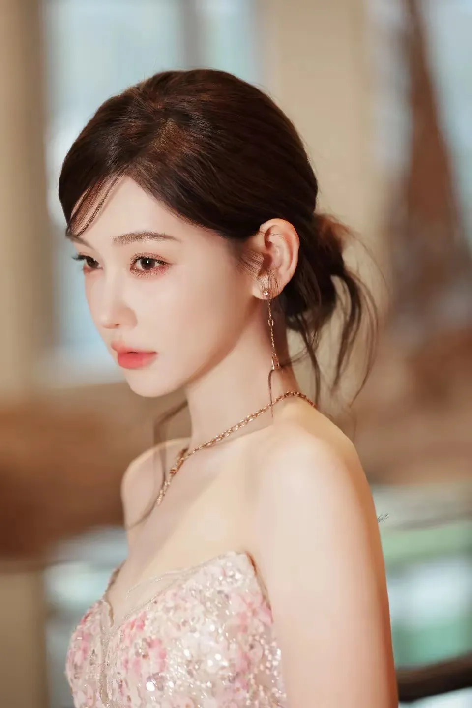 李沐宸抹胸裙写真插图