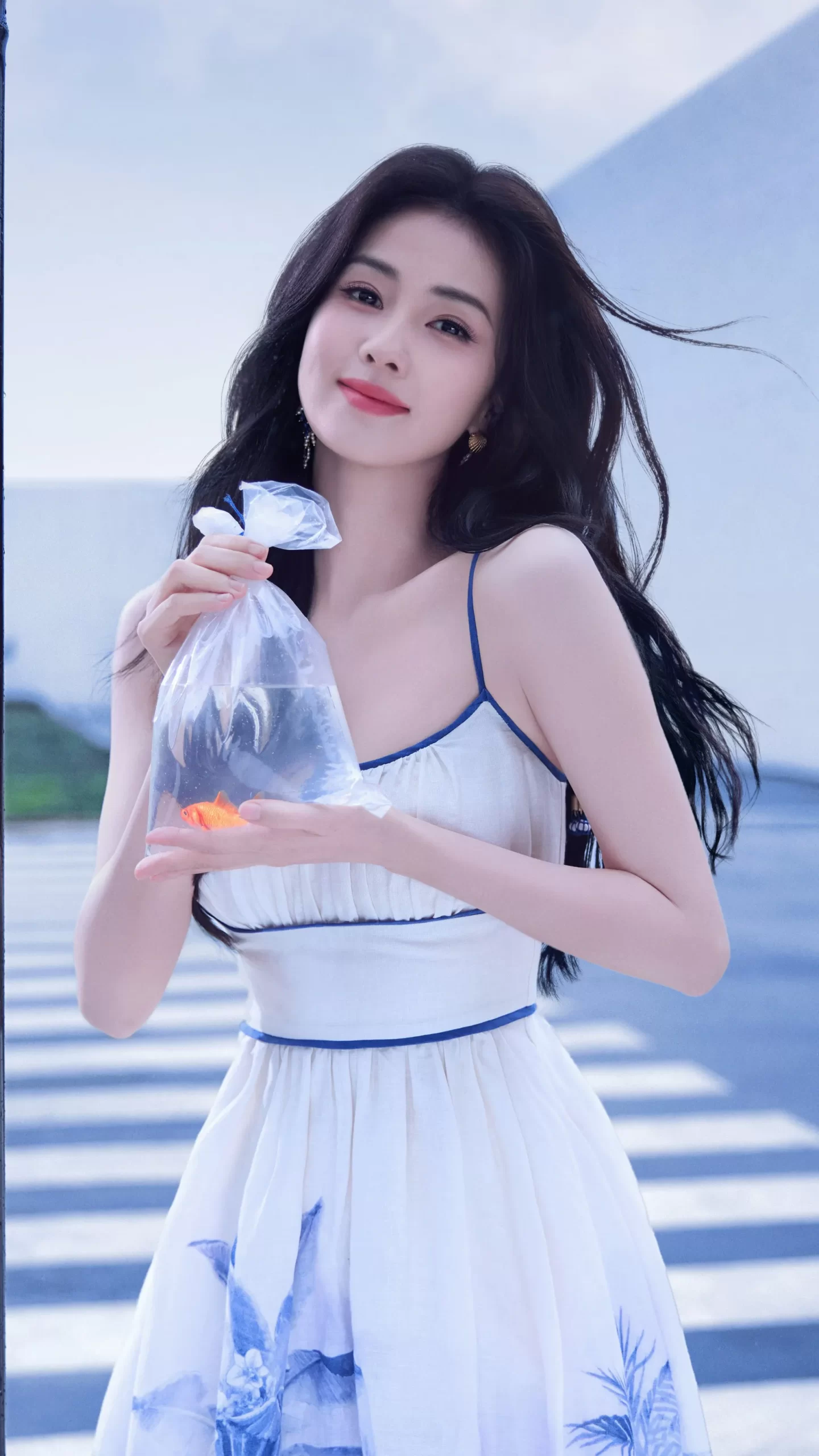 白鹿白裙子写真插图14