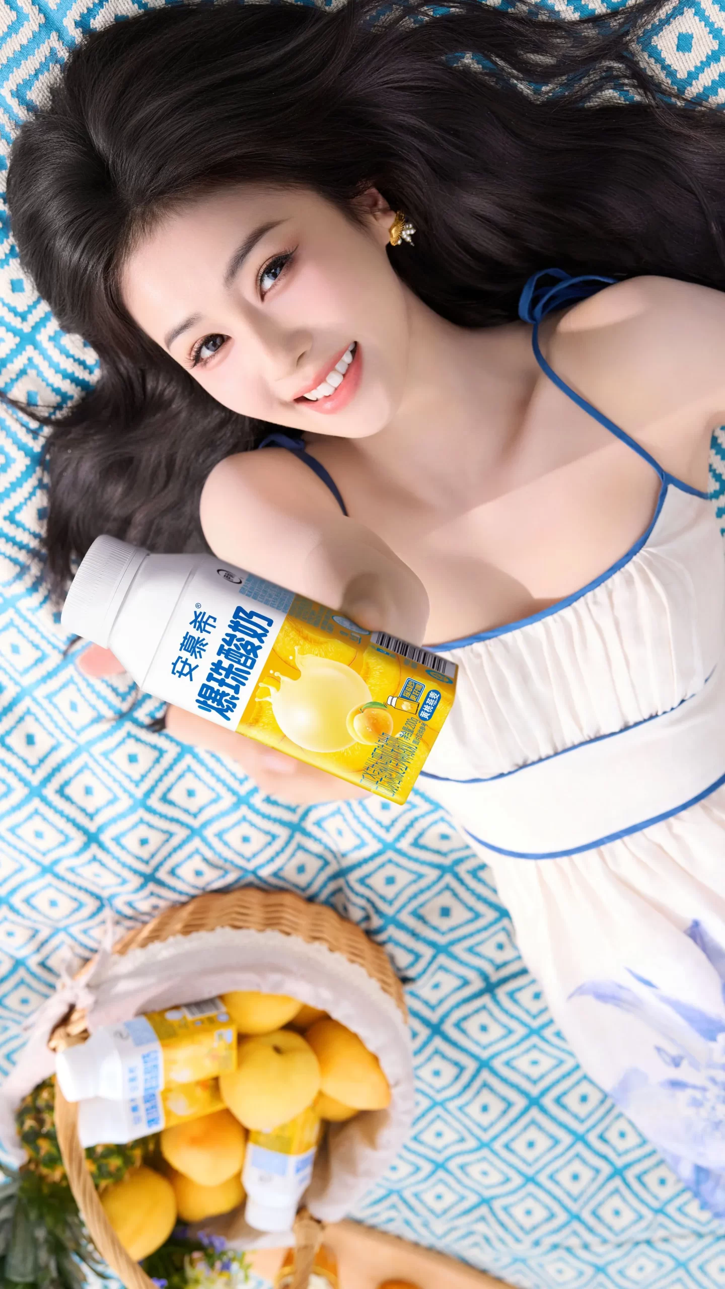 白鹿白裙子写真插图5