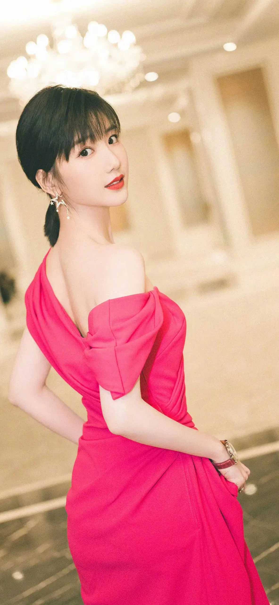 毛晓彤粉色裙子写真插图