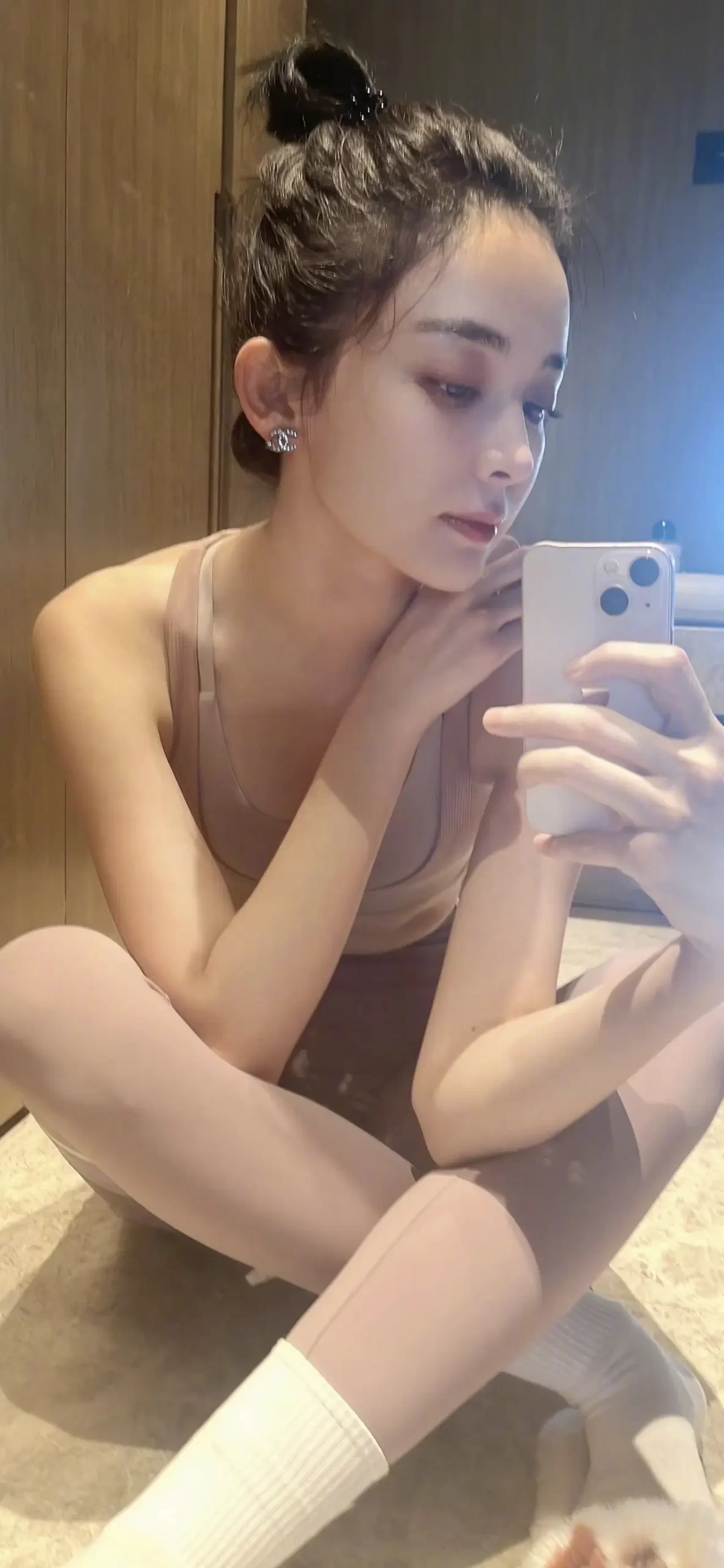 古力娜扎内衣写真插图1
