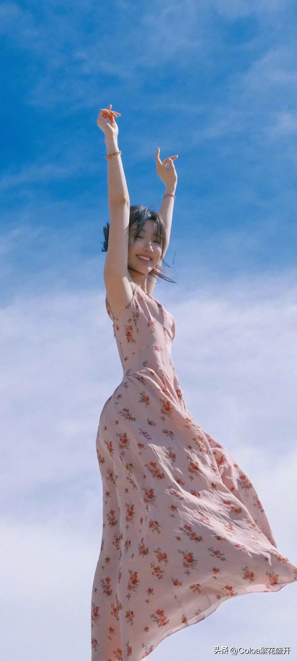 毛晓彤碎花裙写真插图12