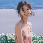 毛晓彤碎花裙写真