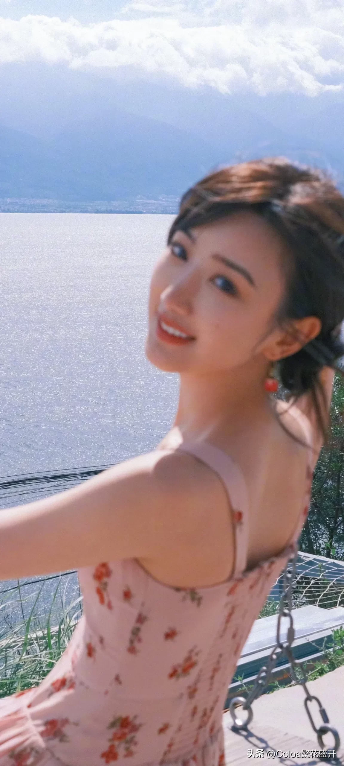 毛晓彤碎花裙写真插图8