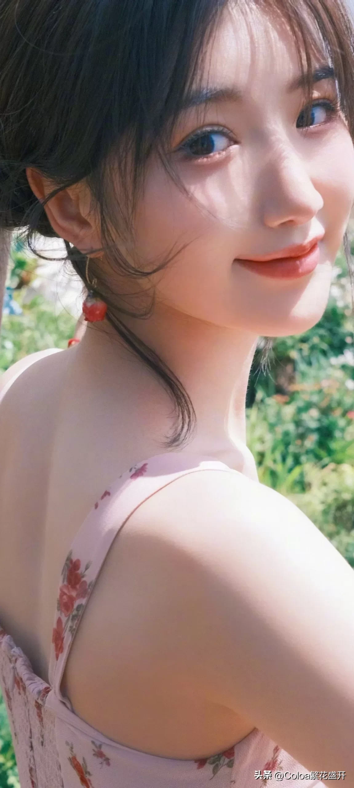 毛晓彤碎花裙写真插图6