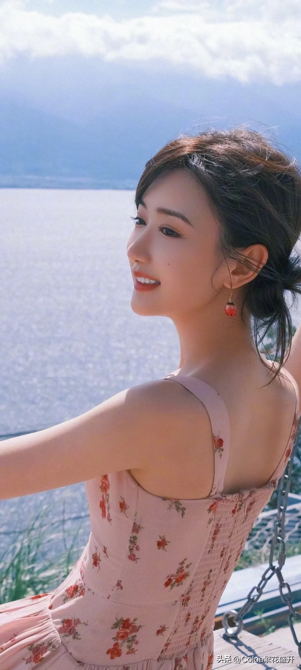 毛晓彤碎花裙写真插图5